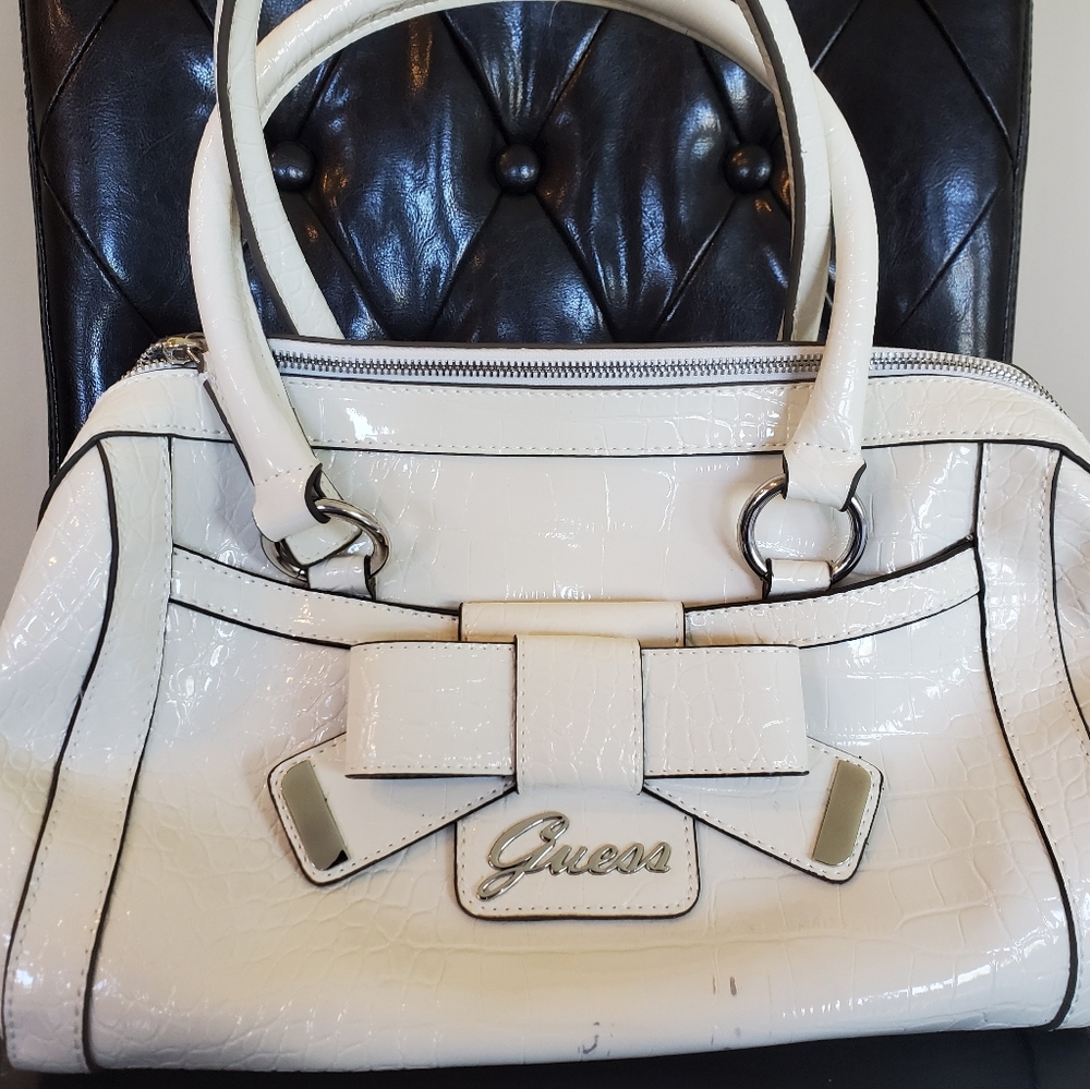 Guess off-white Handbag